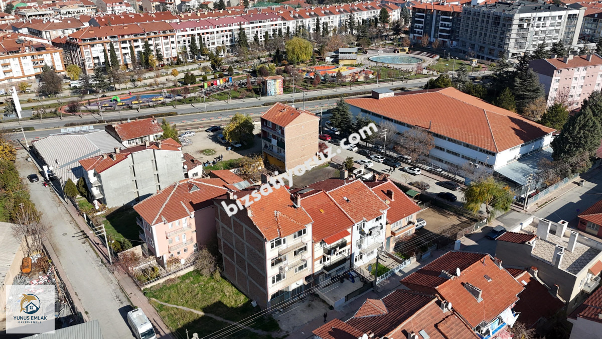 YENİDOĞAN MH. CUMHURİYET BULVARI YAKINI 3 KATLI KOMPLE BİNA