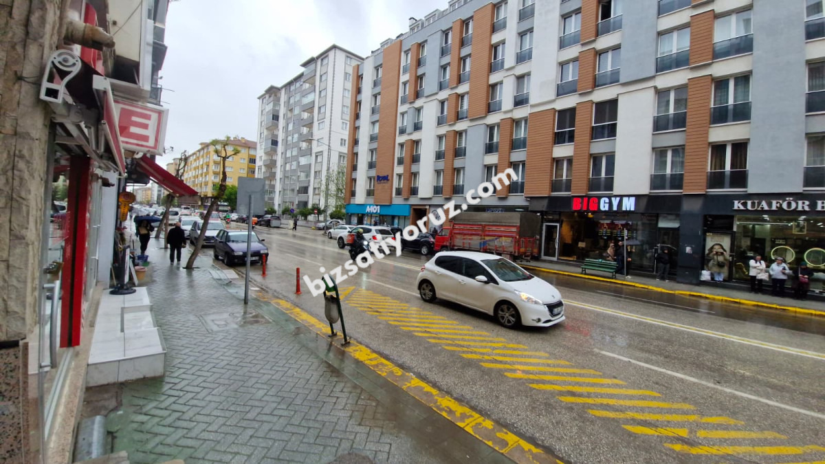 SEYLAP CADDESİ ÜZERİNDE ESPARKA YÜRÜME MESAFESİ 1+1 EŞYALI