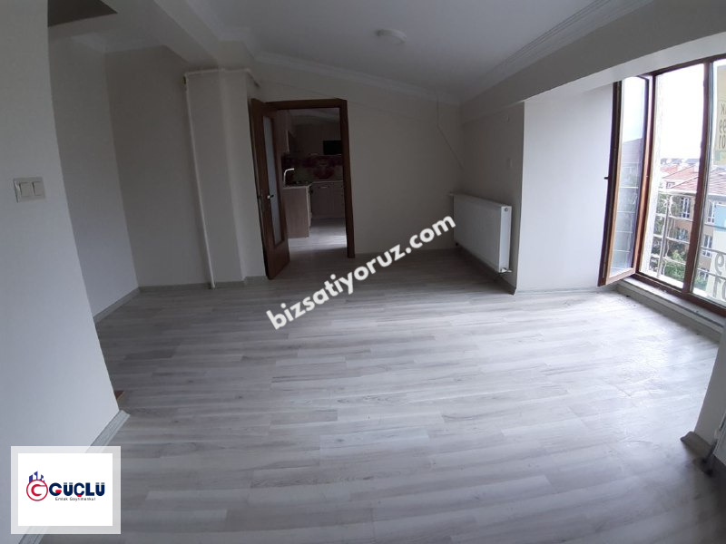 GÜÇLÜ'DEN SÜTLÜCE MAH.ÖZ SOKAKTA 3/3 KATI 140 M2. GÜNEY CEPHE  4+1 İSKANLI DUBLEX DAİRE KOMBİLİ